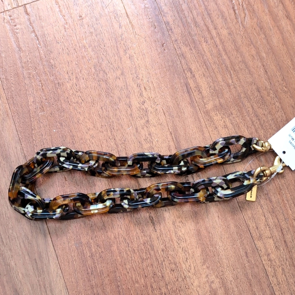 NWT: Tortoise Resin Chain
